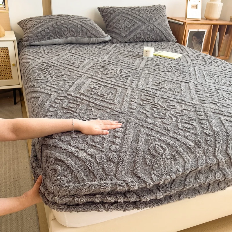 Thermal Velvet Mattress Cover Plush Warm Fitted Sheet for Autumn Winter Non Slip Bed Cover for Single Double King Queen Bed